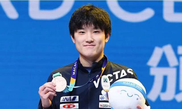 韩国乒乓球队力克英国乒乓球队，张本智和惊艳世界的简单介绍