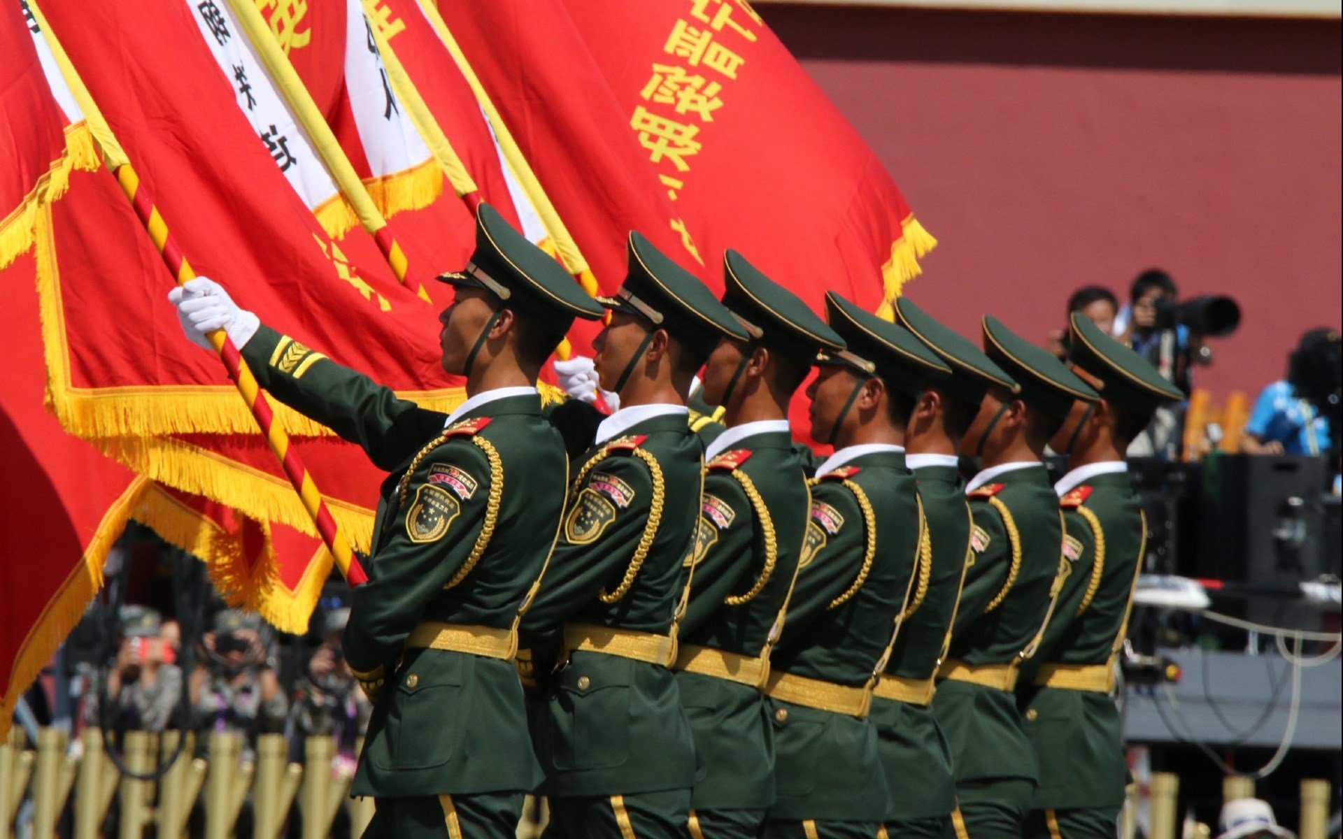 门迪化身叹息之墙,沙特与勒沃库森之战,被一位门将重新定义的攻防哲学